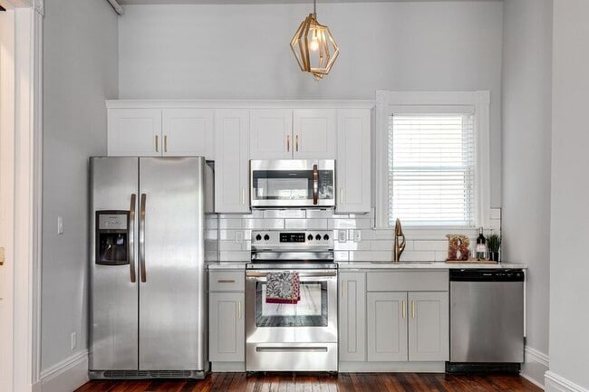 Building Photo - 1302 Floyd Ave