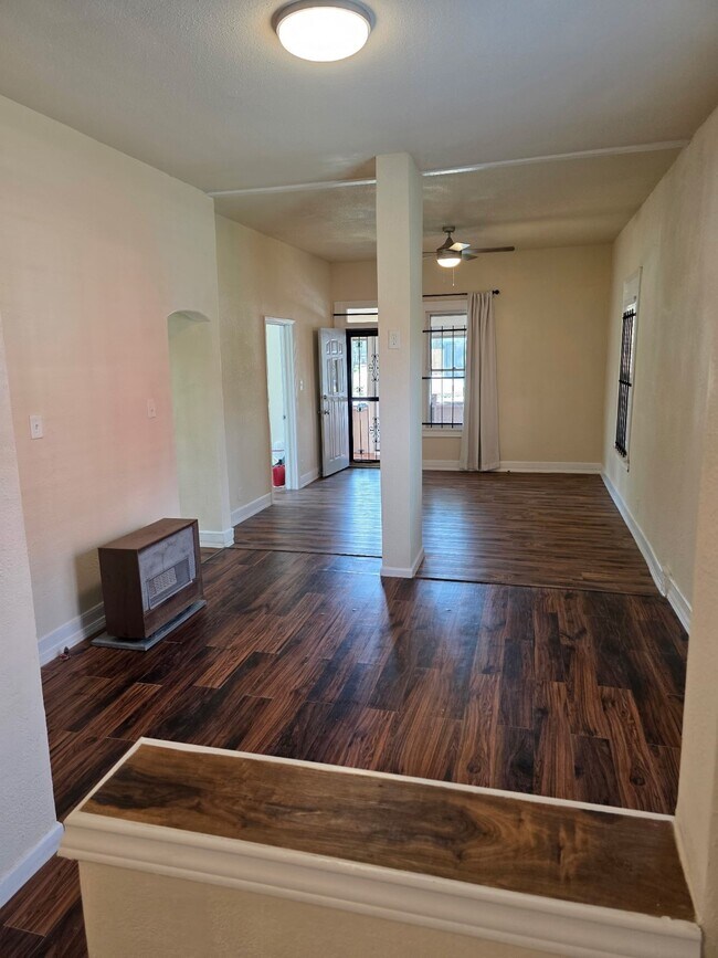 Building Photo - 8133 Brandon St