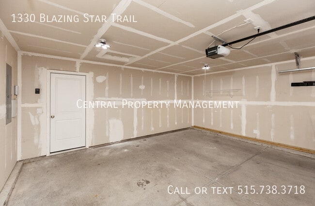 Building Photo - 1330 Blazing Star Dr