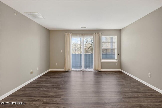 Building Photo - 33 Jockey Ln