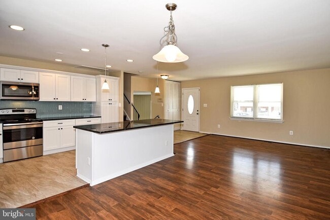 Building Photo - 1209 Marton St