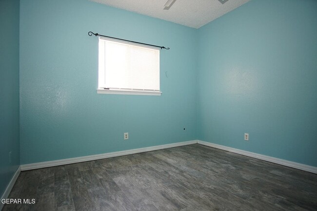 Building Photo - 3114 Isla Marino St