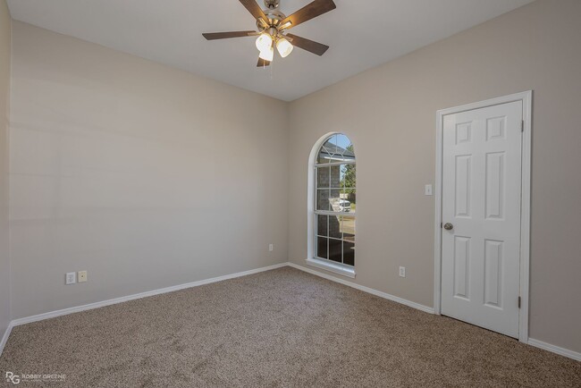 Building Photo - Beautiful South Bossier Southgate Estates ...