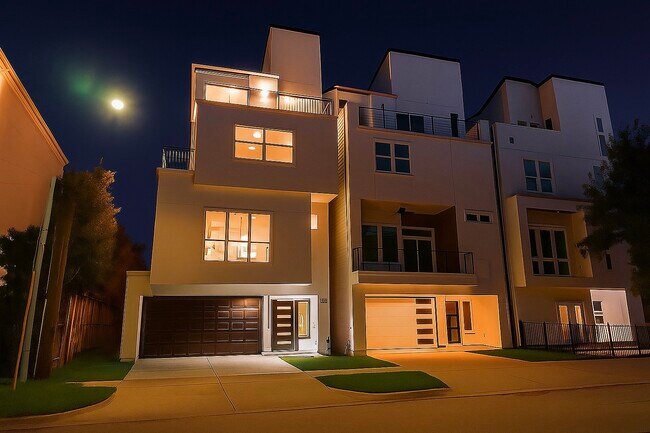 Building Photo - 1413 Stanford St