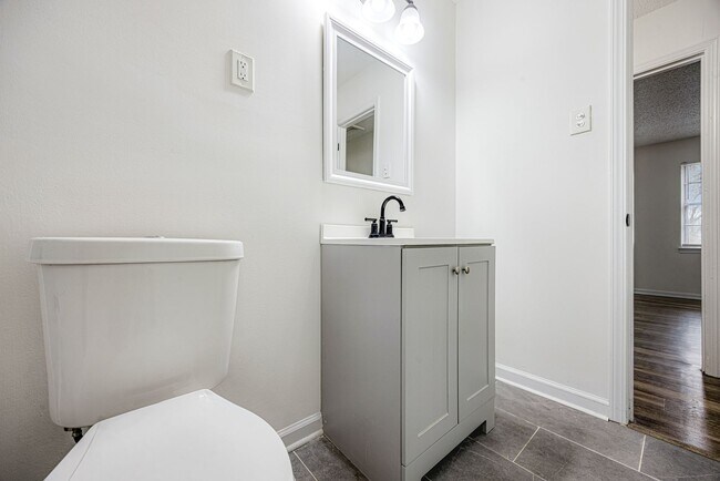 Building Photo - 5450 Loch Lomond Rd