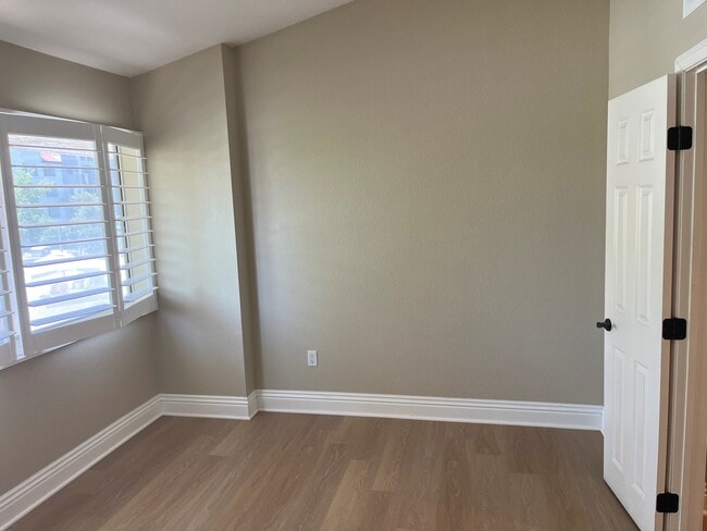 Bedroom - 3927 Nobel Dr