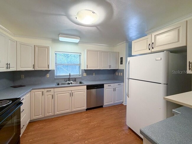 Building Photo - 3027 NW 1st Ave