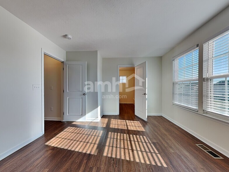 Building Photo - 1395 Apple Farm Dr