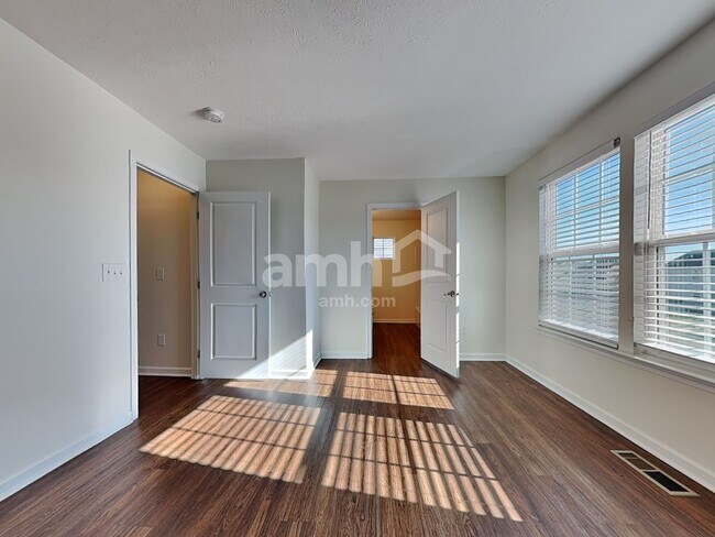 Building Photo - 1395 Apple Farm Dr