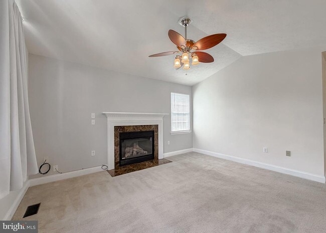 Building Photo - 46231 Sylvan Ct