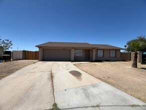 Building Photo - Extra large back lot at 43rd Ave & Cactus