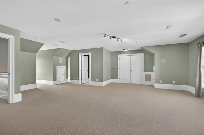 Building Photo - 3475 Roxboro Rd NE