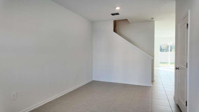 Building Photo - 2746 Skyline Lp