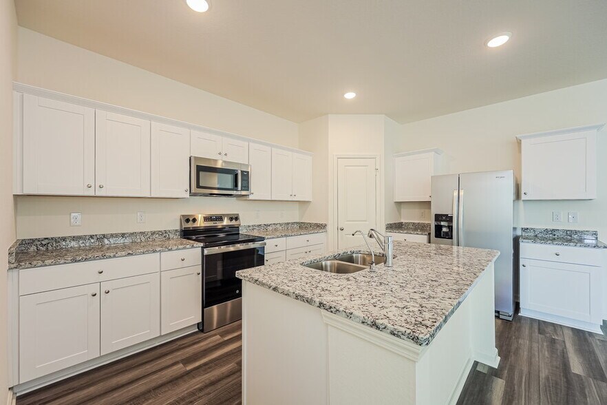 Building Photo - 5619 Finch Cyn