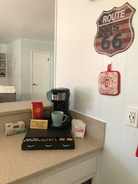 Building Photo - 8301 Comanche Ct NE