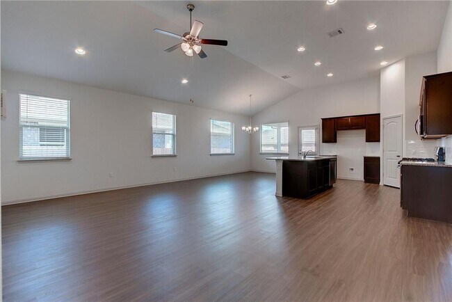 Building Photo - 18521 Urbano Dr