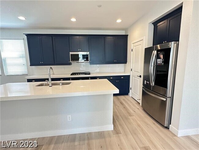 Building Photo - 11611 Earth Stone Ave