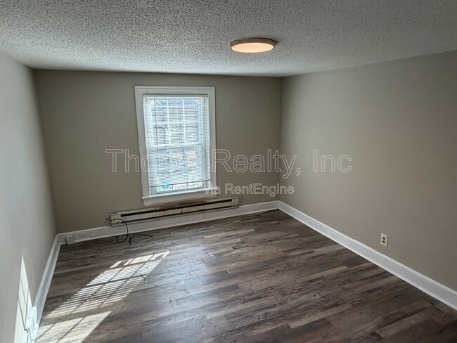 Building Photo - 814 Sunset Ave