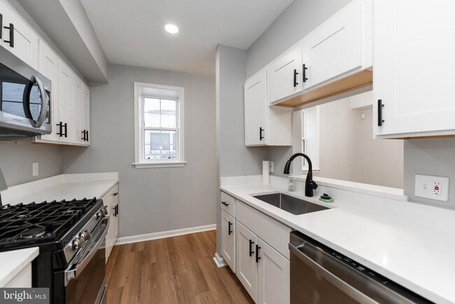 Building Photo - 1008 Rittenhouse St NW