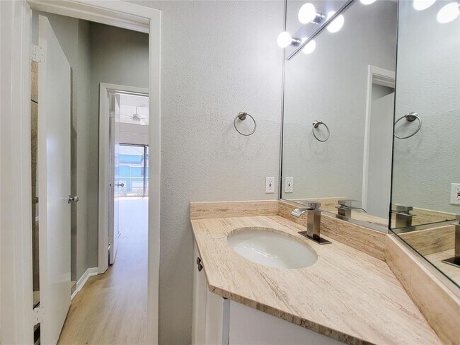 Building Photo - 18309 Sandy Cove Dr