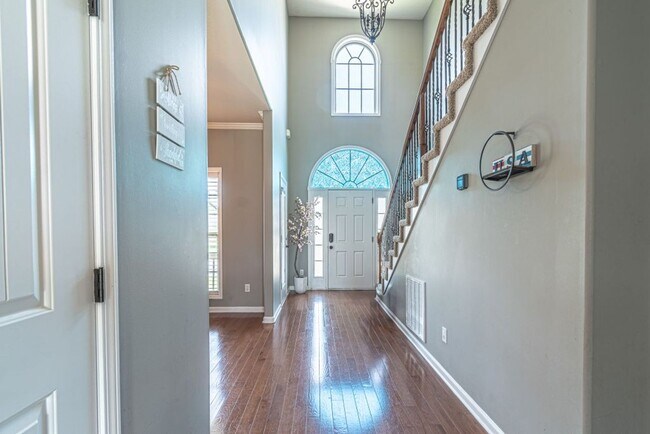 Building Photo - 1161 Chinook Cir