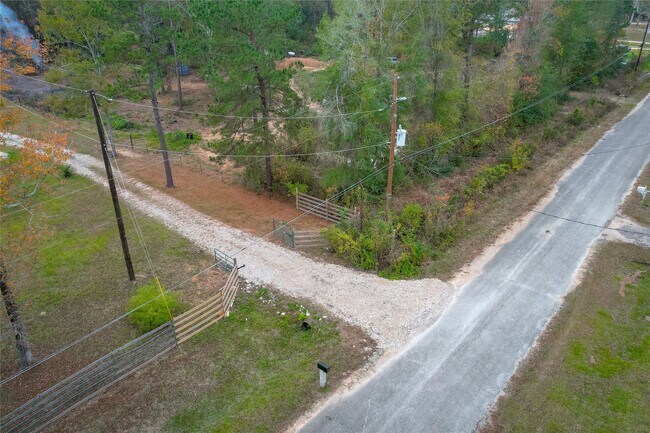 Building Photo - 1300 Campbell Acres Rd