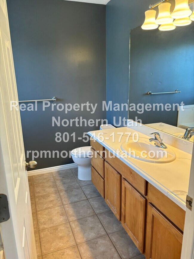 Building Photo - Stunning 4 Bedroom House in Layton Coming ...