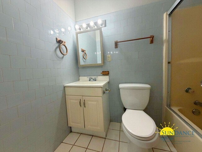 Building Photo - Great 4 Bedroom Home in Fort Walton Beach
