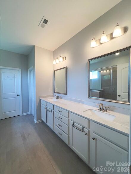 Building Photo - 11262 Serenity Farm Dr