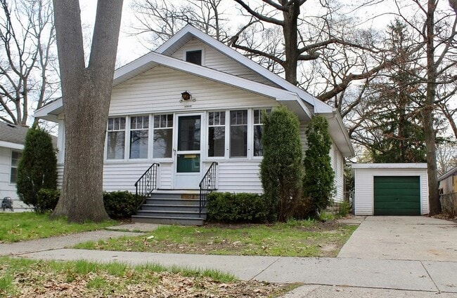 Primary Photo - 1900 Commerce St