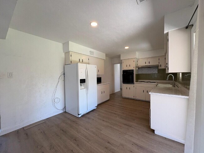 Building Photo - Charming Gilroy Home For Rent