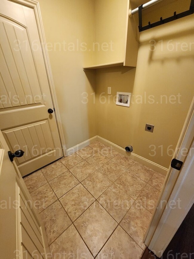 Building Photo - 5286 N Lycee St