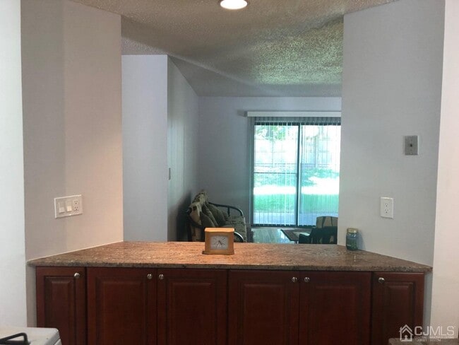 Building Photo - 107 Park Gate Dr