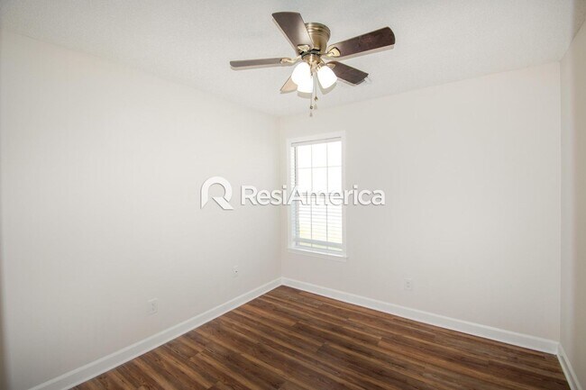 Building Photo - Newly Updated 4BR/2B home in Daybreak-Bart...