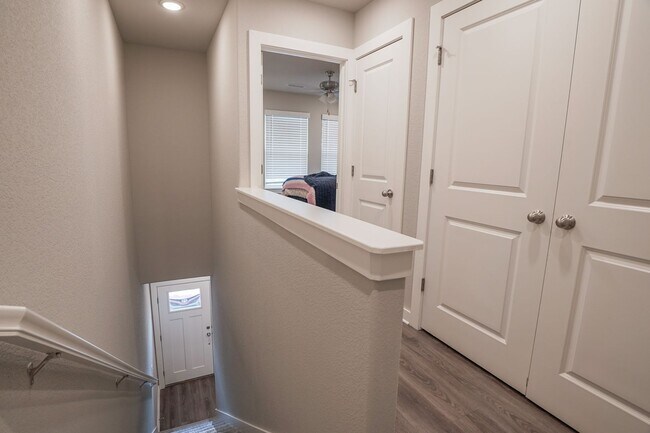 Building Photo - 2 bedroom 2.5 baths! Now Preleasing!