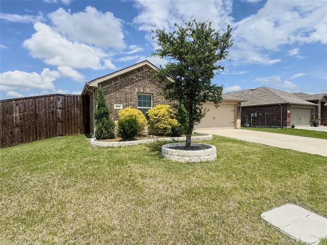 Building Photo - 801 Meadow Creek Ln