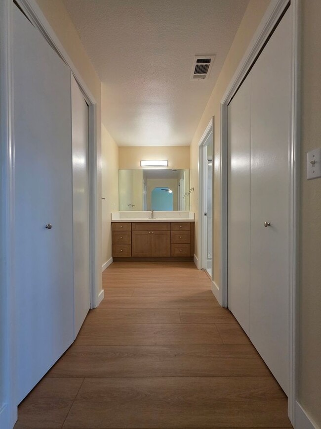 Building Photo - 444 N Tommy St