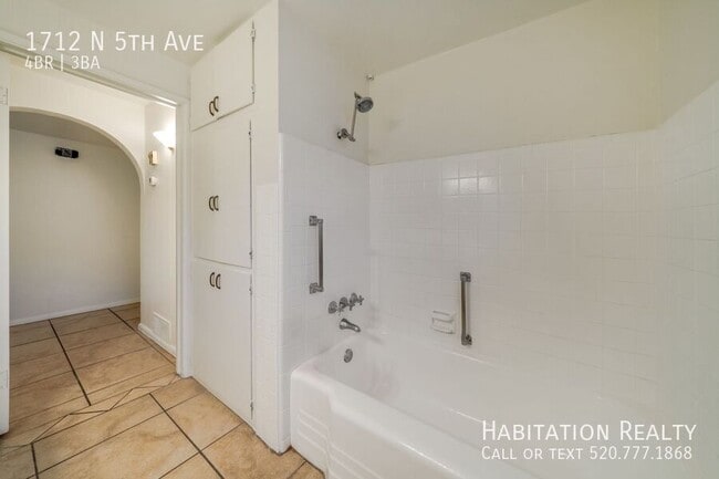 Building Photo - 1712 N 5th Ave