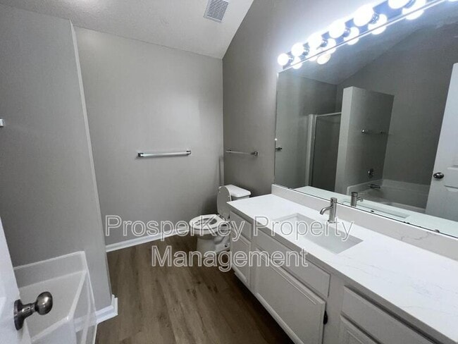 Building Photo - 6048 Buxton Dr
