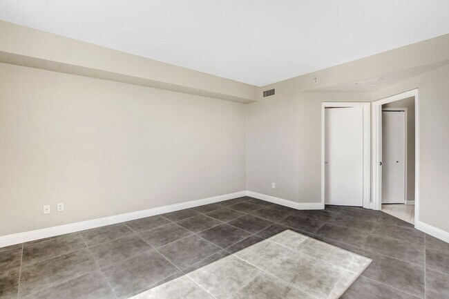 Building Photo - Turnberry Towers 4305W-Strip/City Views from this Stunning 3Bd/2.5Ba Residence