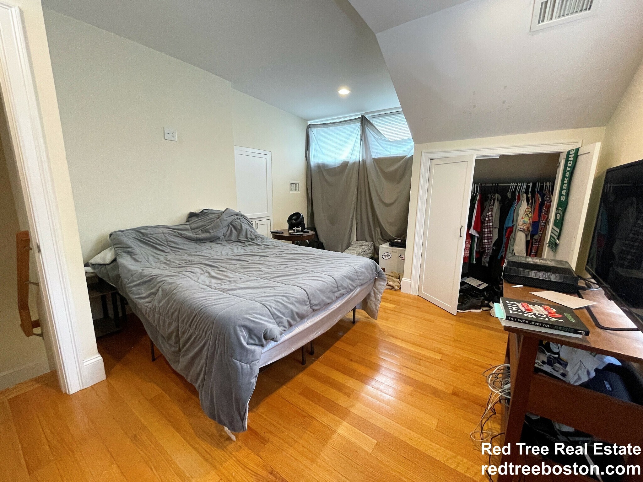 Building Photo - 1 Larose Pl