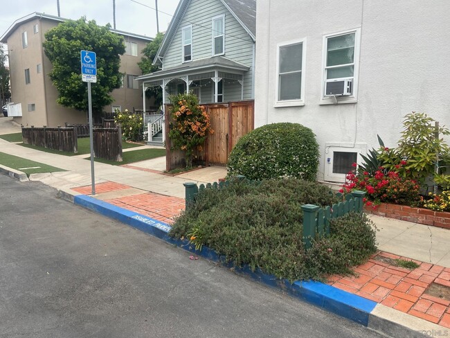 Building Photo - 148 W Upas St