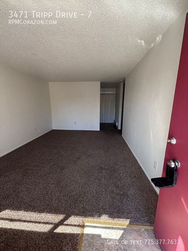 Building Photo - 3471 Tripp Dr