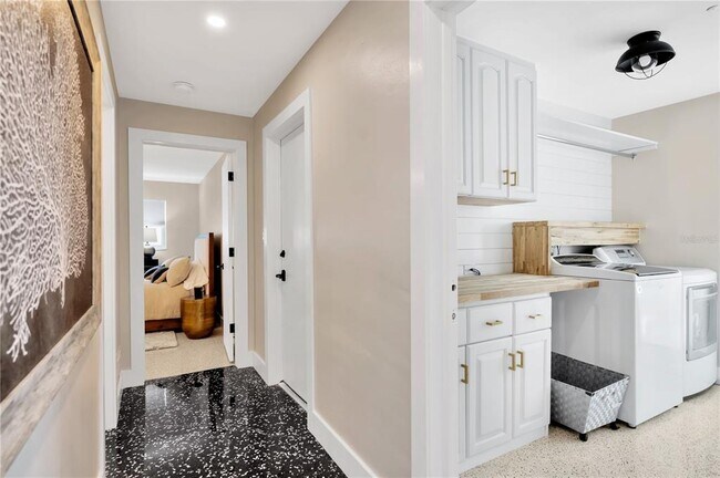Building Photo - 807 Snug Island
