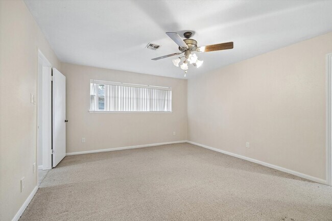 Building Photo - 1307 Southern Hills Rd