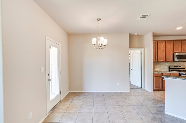 Building Photo - 1604 Greenside Dr