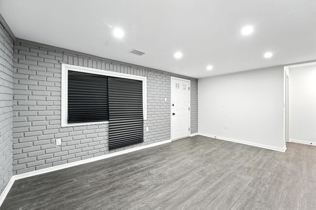 Building Photo - 354 Fernhill Ave