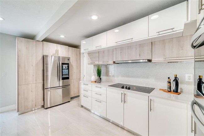 Building Photo - 15722 GardenSide Ln