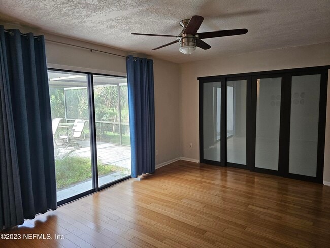 Building Photo - 120 Bermuda Ct