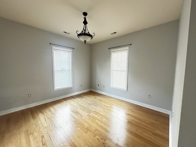 Main bedroom - 756 N Davidson St